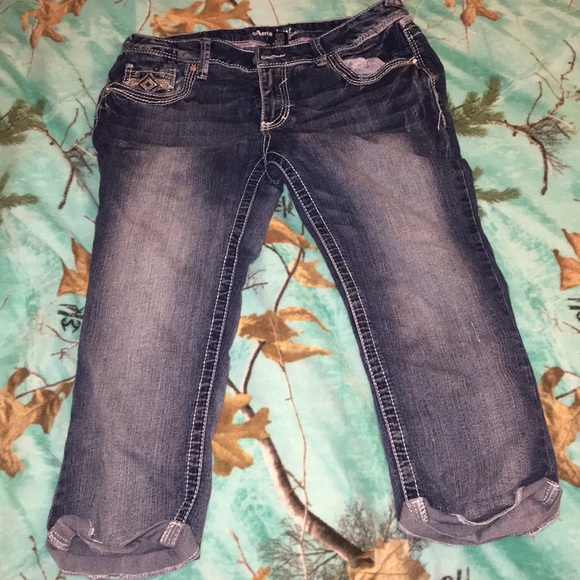 Capris - Picture 2 of 4